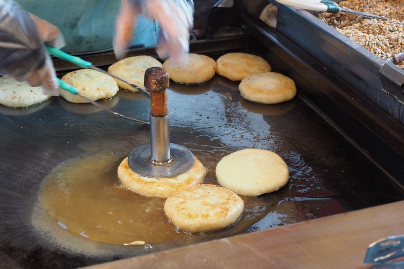 Hotteok: a panqueca que chegou com os comerciantes chineses